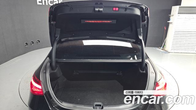 Mercedes-Benz C-Class 2023 — photo 26