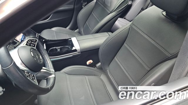 Mercedes-Benz C-Class 2023 — photo 29
