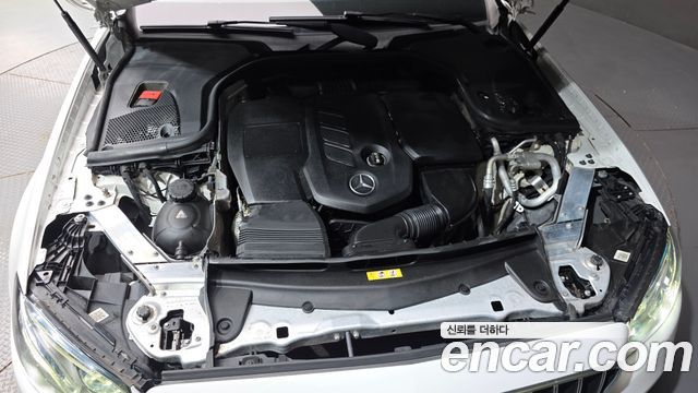 Mercedes-Benz E-Class 2017 — photo 6