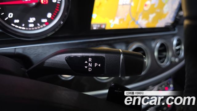Mercedes-Benz E-Class 2017 — photo 9