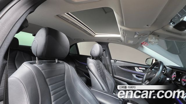 Mercedes-Benz E-Class 2017 — photo 20