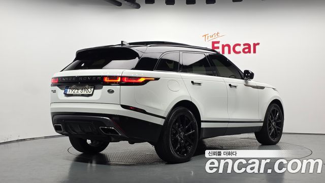 Land Rover Range Rover Velar 2022 — photo 2