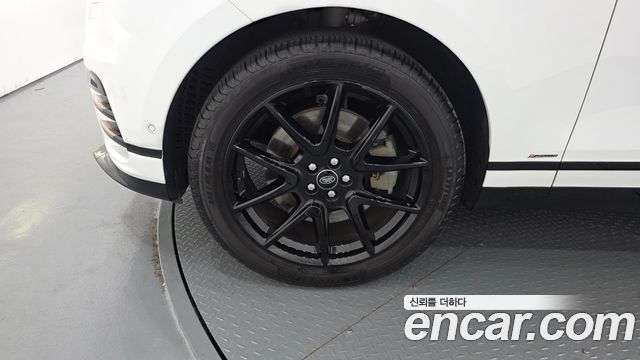 Land Rover Range Rover Velar 2022 — photo 5
