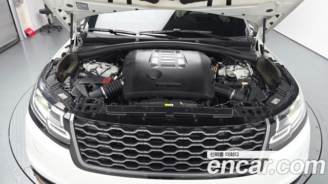 Land Rover Range Rover Velar 2022 — photo 6