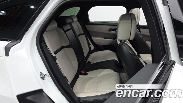 Land Rover Range Rover Velar 2022 — photo 11