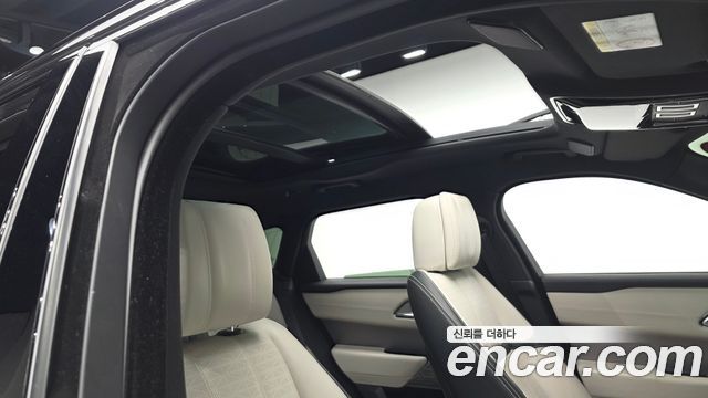 Land Rover Range Rover Velar 2022 — photo 17