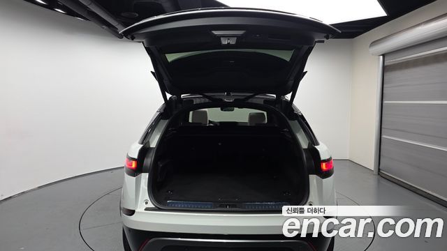 Land Rover Range Rover Velar 2022 — photo 20