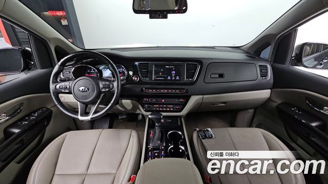 Kia Canival 2019 — photo 10