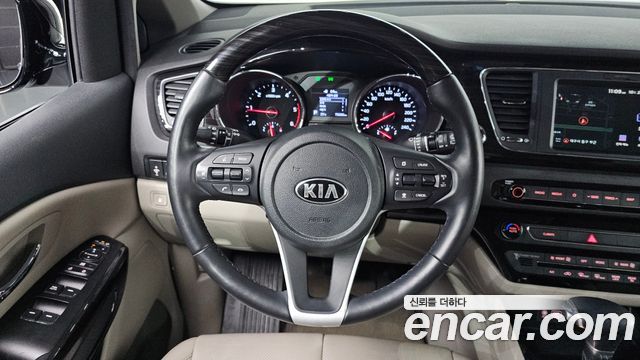 Kia Canival 2019 — photo 19