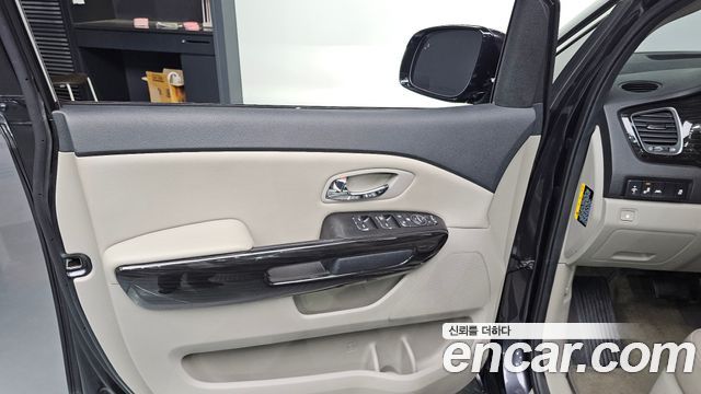 Kia Canival 2019 — photo 14