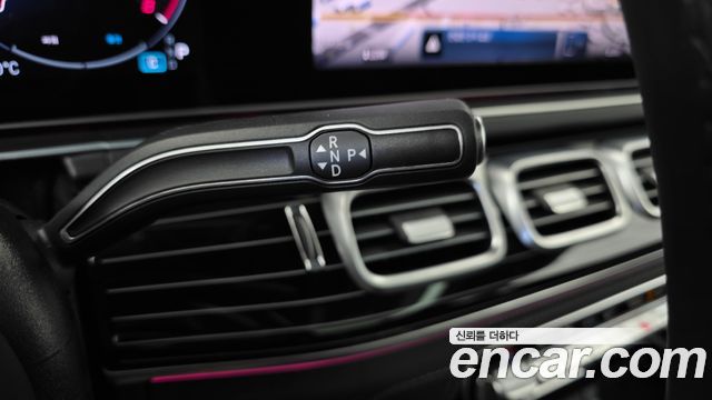 Mercedes-Benz GLS-Class 2025 — photo 9