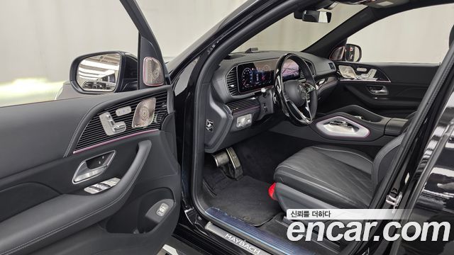 Mercedes-Benz GLS-Class 2025 — photo 10