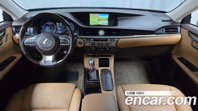 Lexus ES 2017 — photo 10