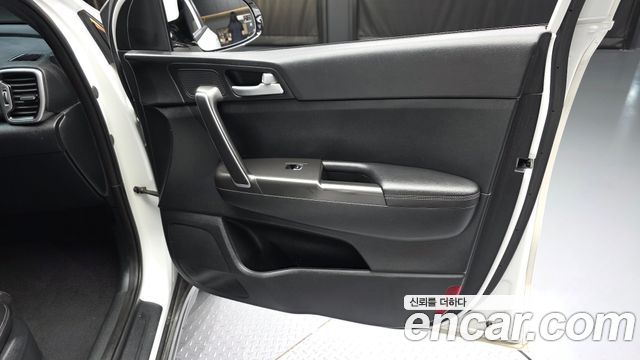 Kia Sportage 2018 — photo 14