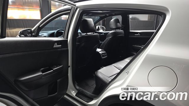 Kia Sportage 2018 — photo 16