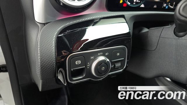 Mercedes-Benz CLA-Class 2023 — photo 28