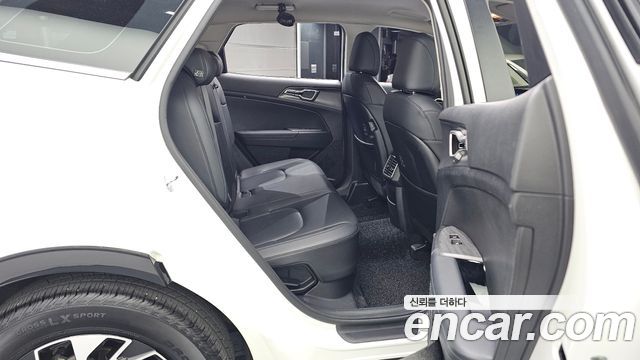 Kia Sportage 2023 — photo 18