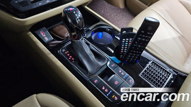 Kia Canival 2019 — photo 9