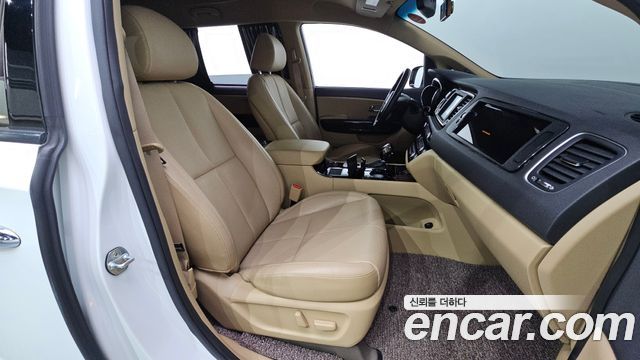 Kia Canival 2019 — photo 11