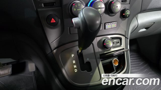 Hyundai Starex 2015 — photo 9