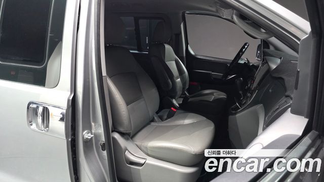 Hyundai Starex 2015 — photo 11