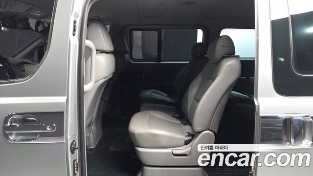 Hyundai Starex 2015 — photo 12