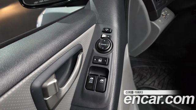 Hyundai Starex 2015 — photo 16