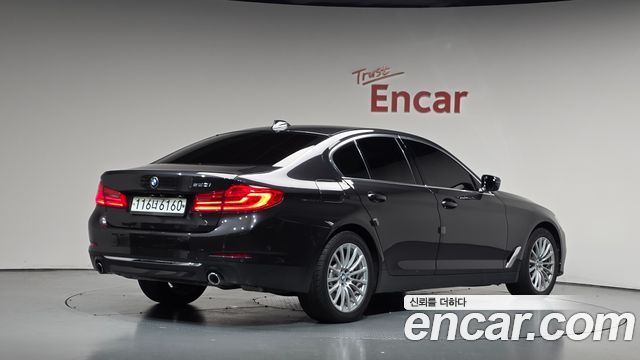 BMW 5-Series 2020 — photo 2