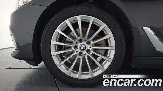 BMW 5-Series 2020 — photo 5