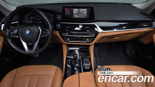 BMW 5-Series 2020 — photo 10