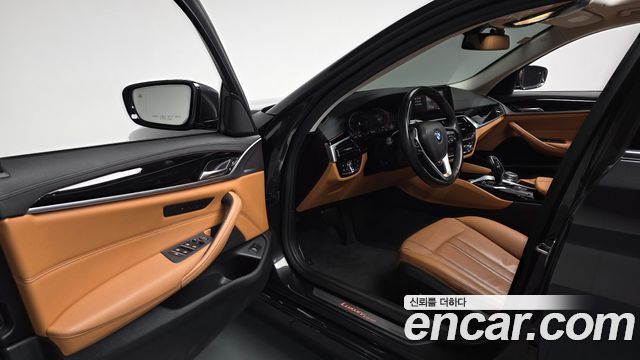 BMW 5-Series 2020 — photo 13