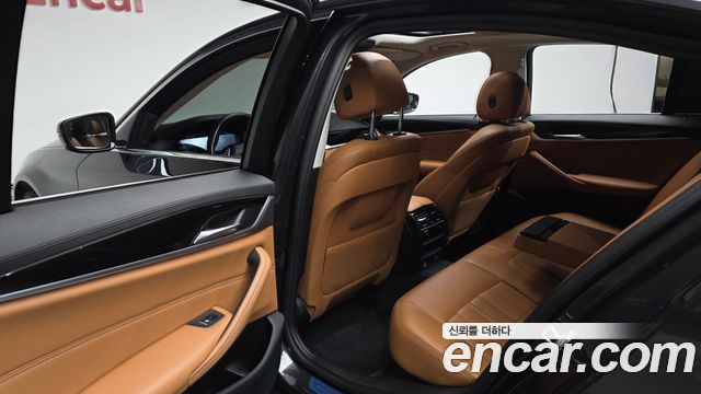BMW 5-Series 2020 — photo 18