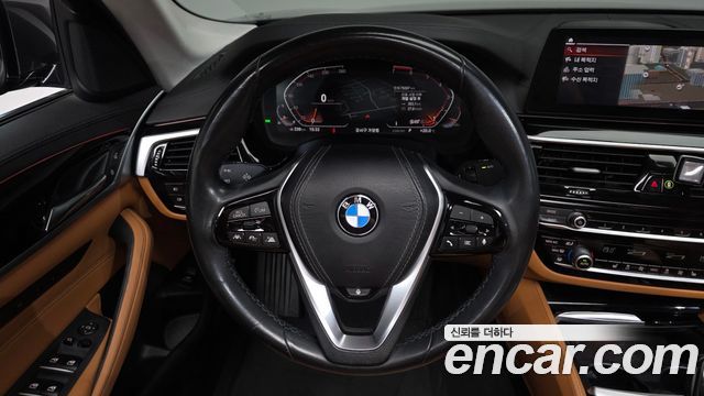 BMW 5-Series 2020 — photo 19