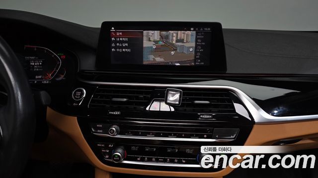 BMW 5-Series 2020 — photo 20
