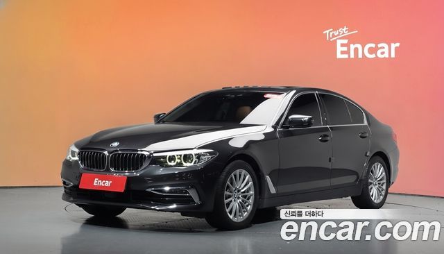BMW 5-Series 2020 — photo 1