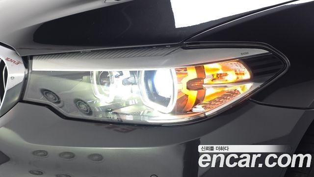 BMW 5-Series 2020 — photo 8