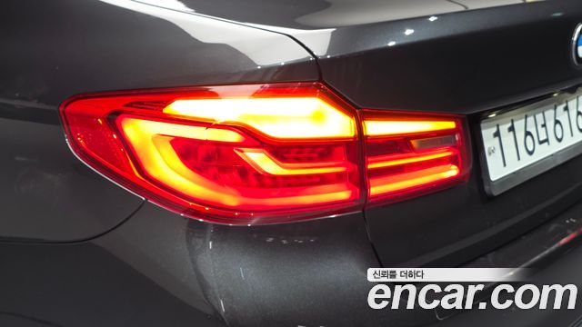 BMW 5-Series 2020 — photo 9