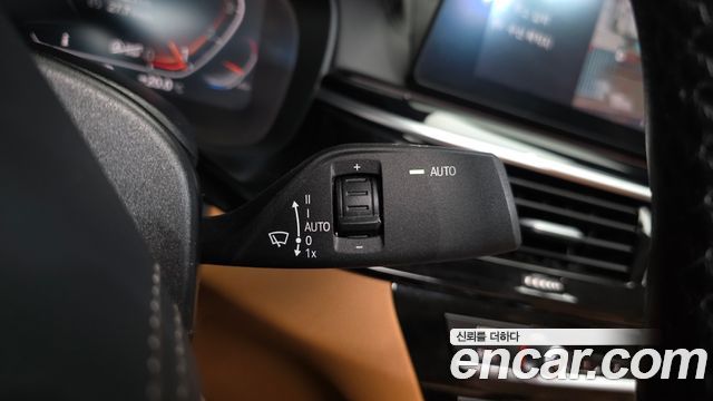 BMW 5-Series 2020 — photo 36