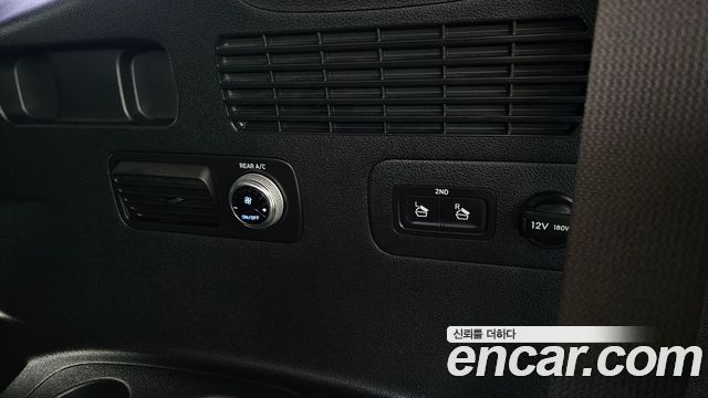 Hyundai Santafe 2019 — photo 31