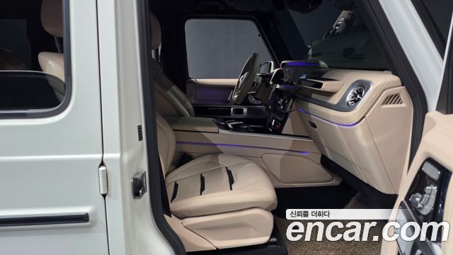 Mercedes-Benz G-Class 2021 — photo 11