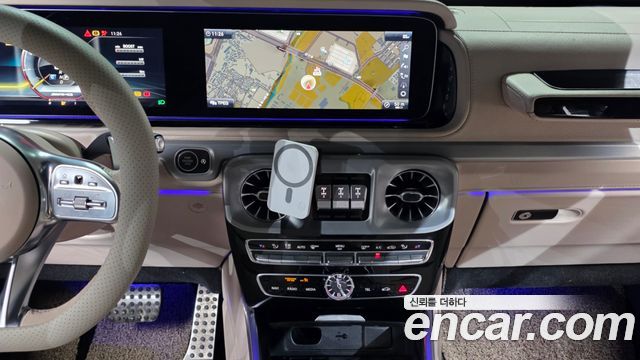 Mercedes-Benz G-Class 2021 — photo 14