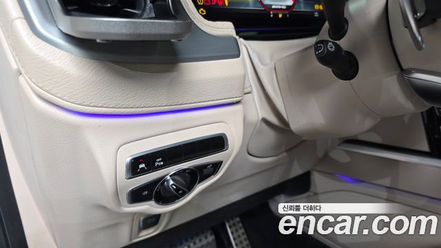 Mercedes-Benz G-Class 2021 — photo 17
