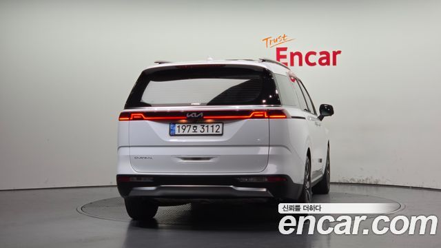 Kia Canival 2023 — photo 4