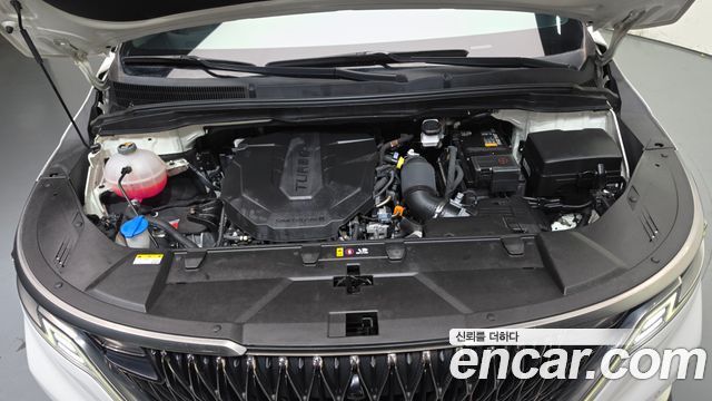 Kia Canival 2023 — photo 6
