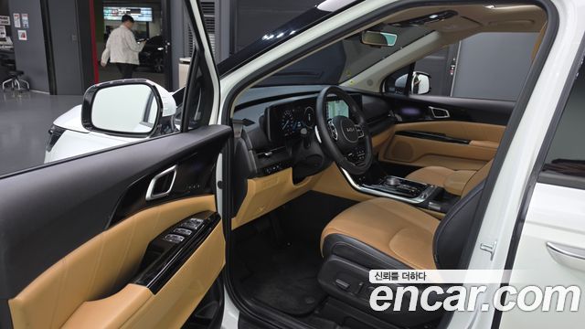 Kia Canival 2023 — photo 10
