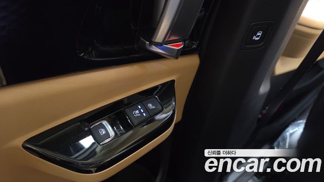 Kia Canival 2023 — photo 17