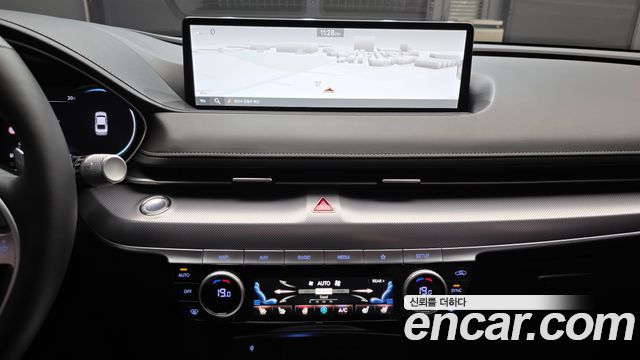 Genesis G80 2022 — photo 17