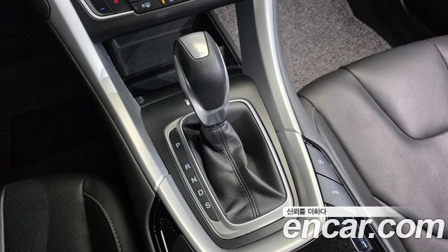 Ford Mondeo 2016 — photo 9