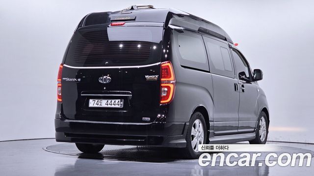 Hyundai Starex 2012 — photo 2