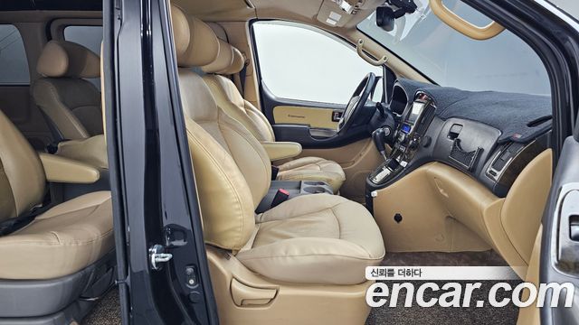 Hyundai Starex 2012 — photo 11